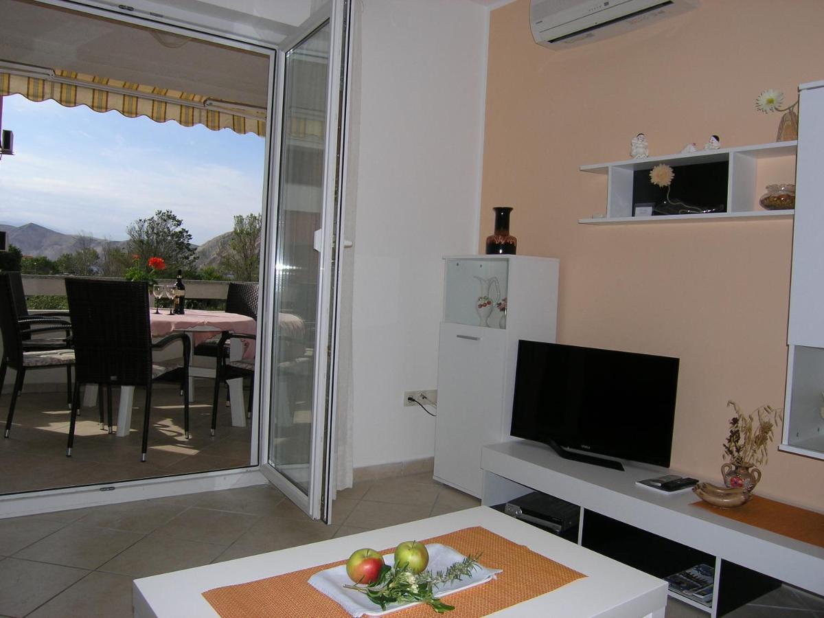 Apartments Biljana For Relaxing Holidays In Baska Exterior photo